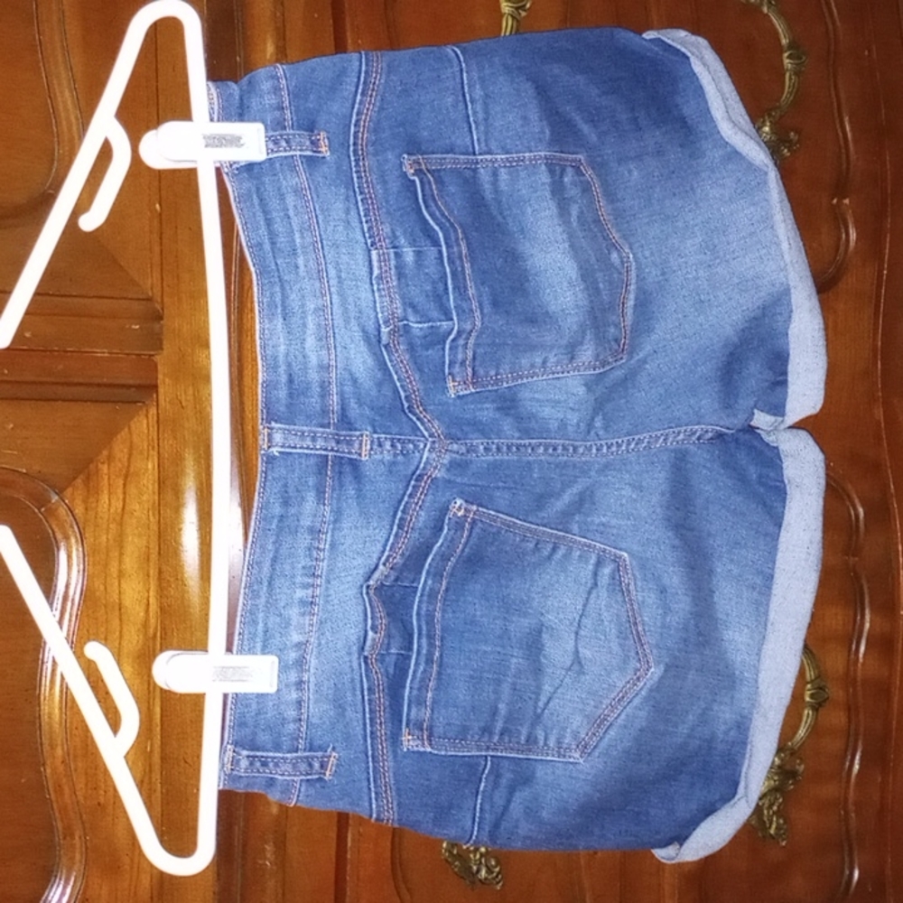 💘🍂 Shellback Shorts - Picture 3 of 11